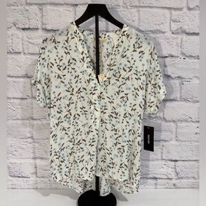 NWT✨Lovestitch White and Blue Floral Button Down Shirt S